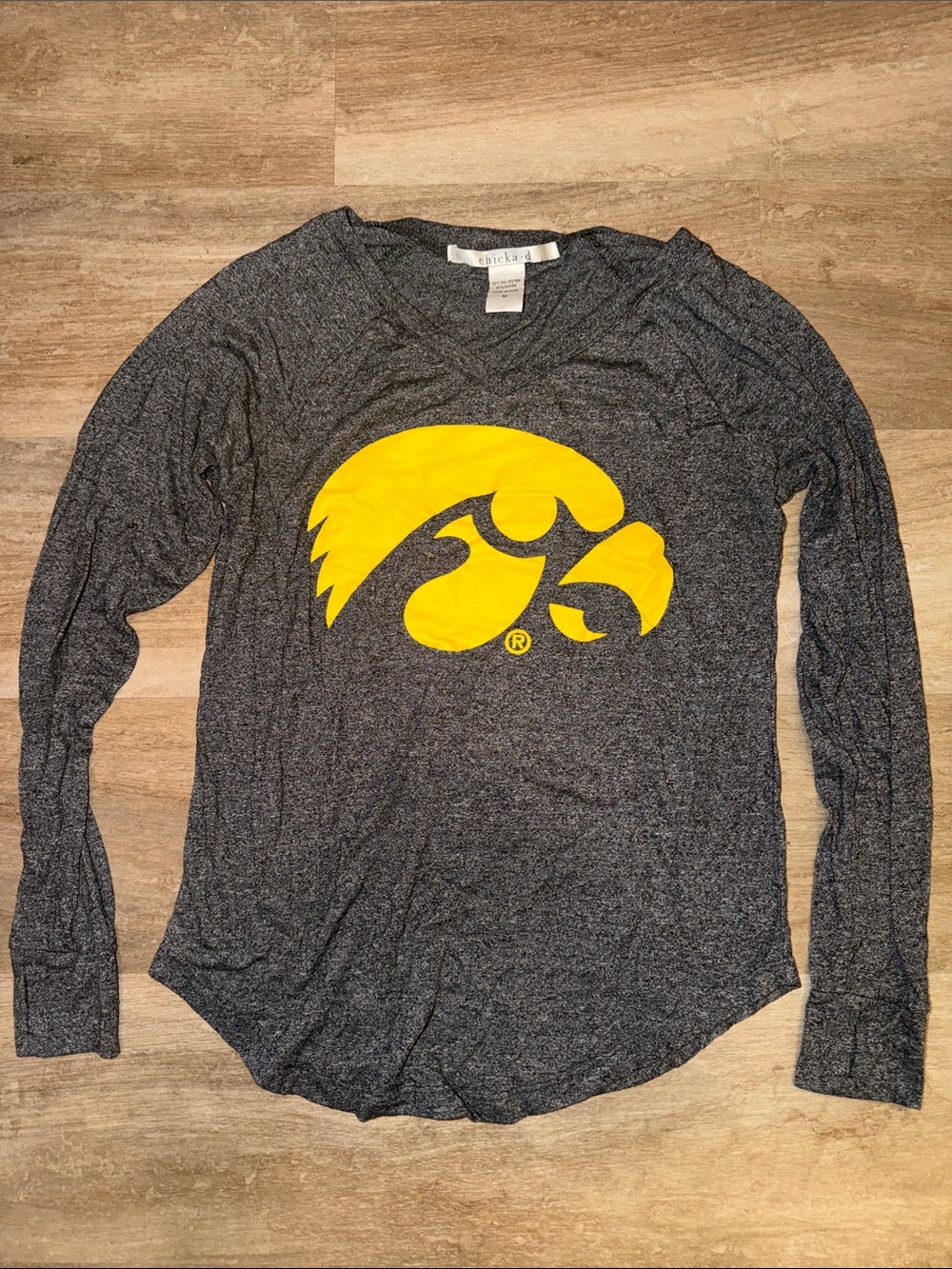 Women's Gray Long-Sleeve Heathered Iowa Hawkeye top